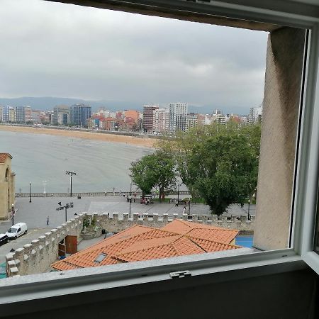 Atico En Cimadevilla Mirando Al Mar Gijon Exterior photo