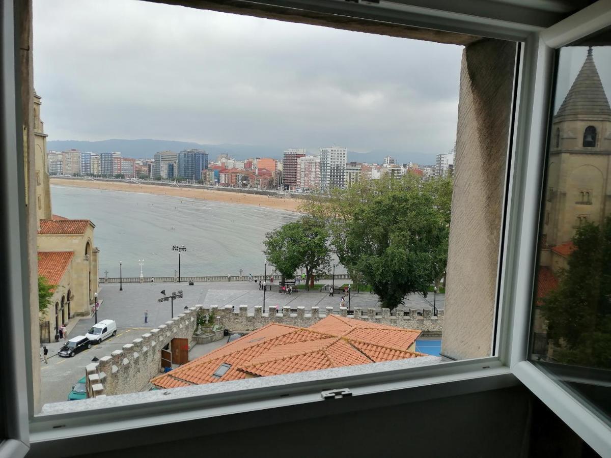 Atico En Cimadevilla Mirando Al Mar Gijon Exterior photo