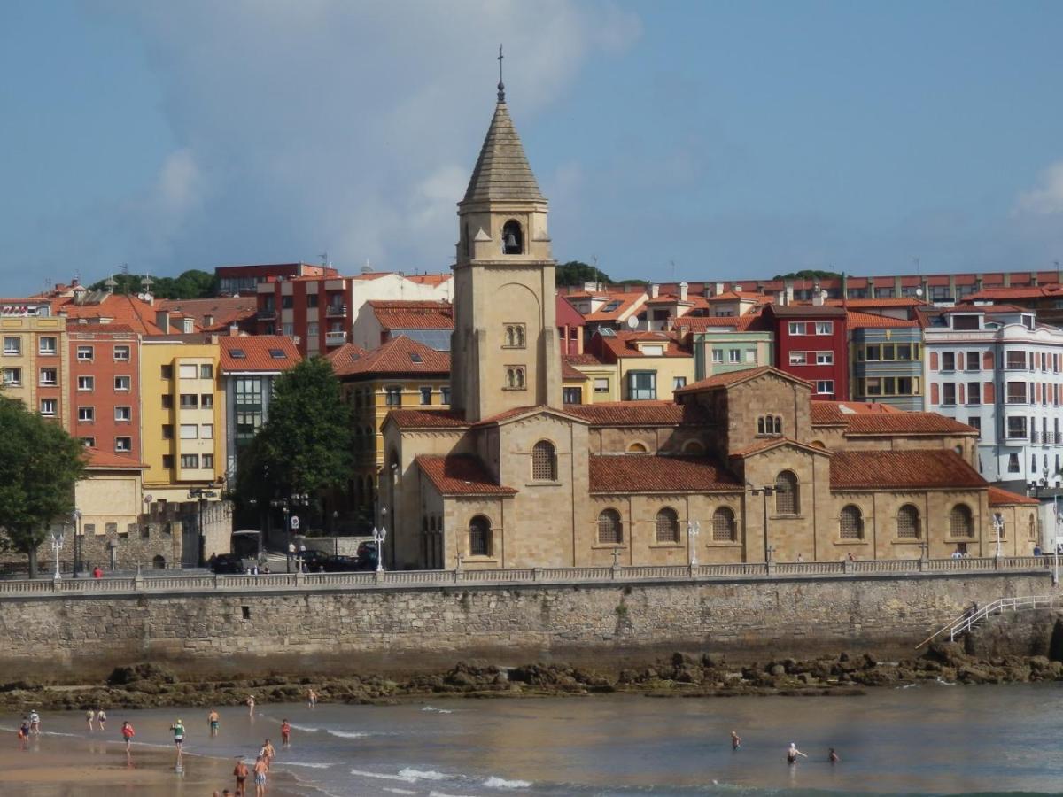 Atico En Cimadevilla Mirando Al Mar Gijon Exterior photo